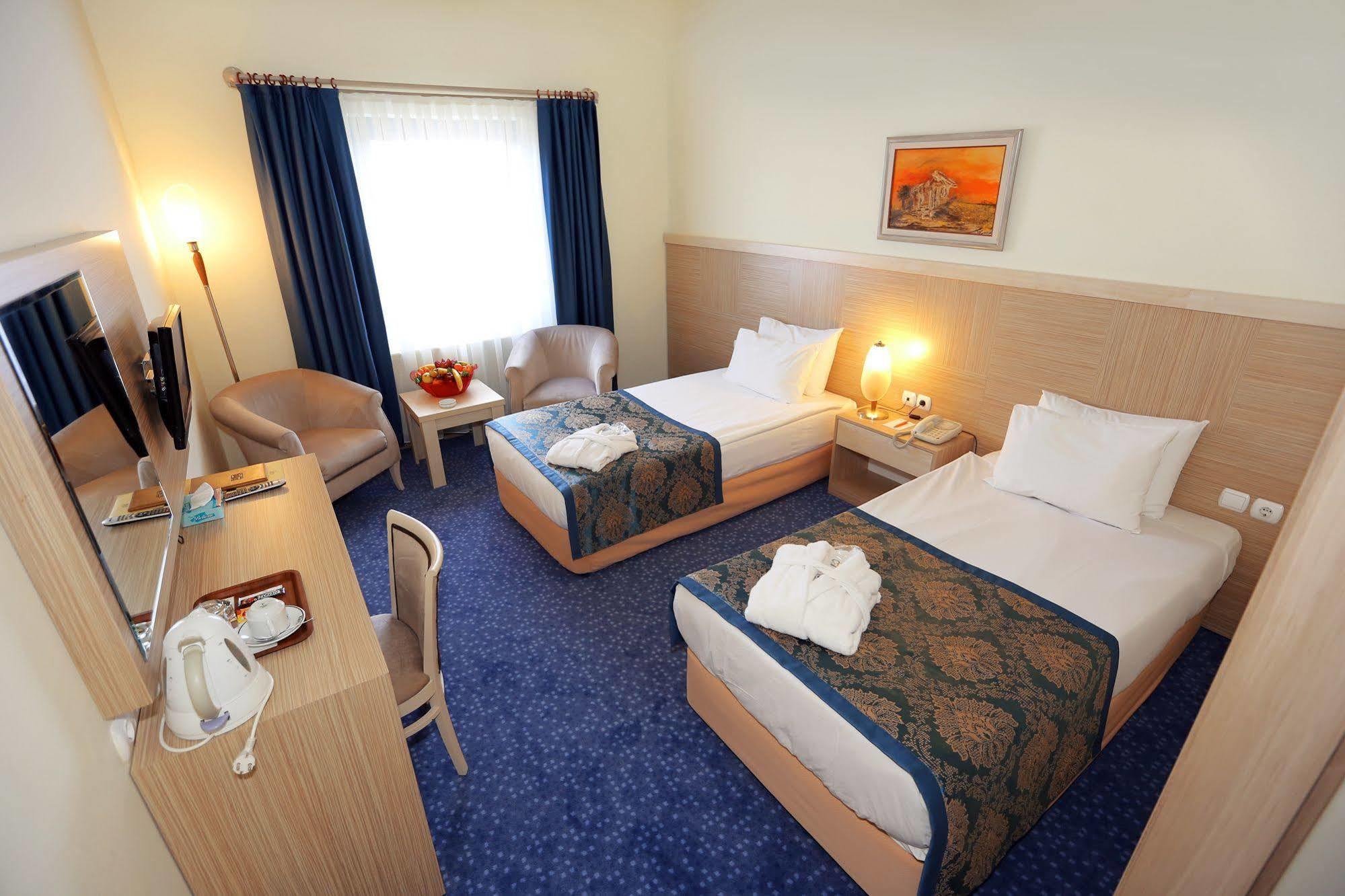 King Hotel Cankaya Анкара Экстерьер фото